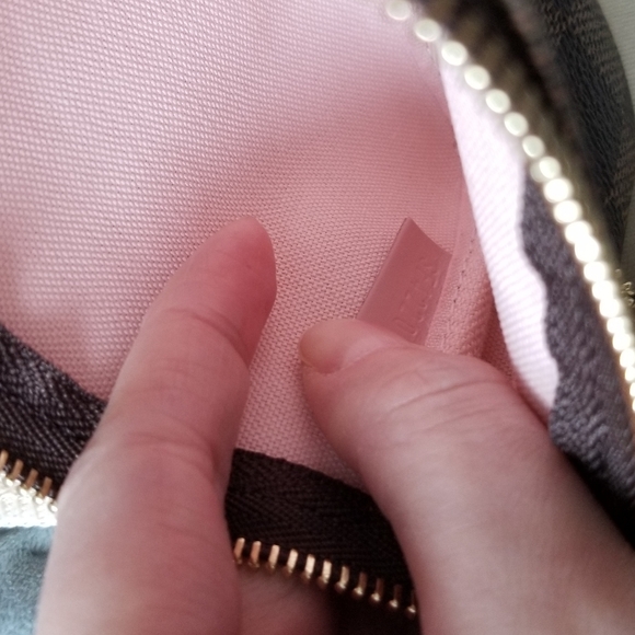 Louis Vuitton Mini Pochette Christmas 2020 edition - Picture 16 of 16